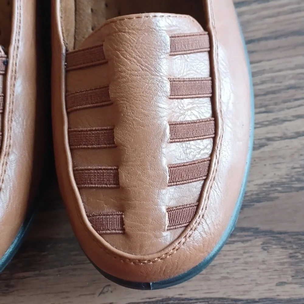EASY street 9W woman's Brown Flats